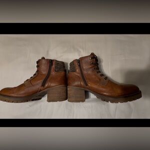 Bullboxer Oasis Cassie handmade heeled combat boots, sz 9, used/good.